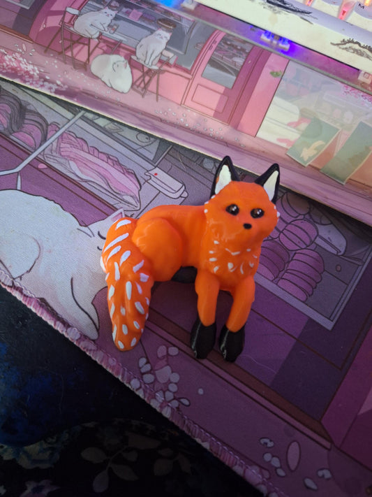 3D printed small orange fox monitor buddy / 3d orange black fox shelf buddy / 3d printed fox for monitor