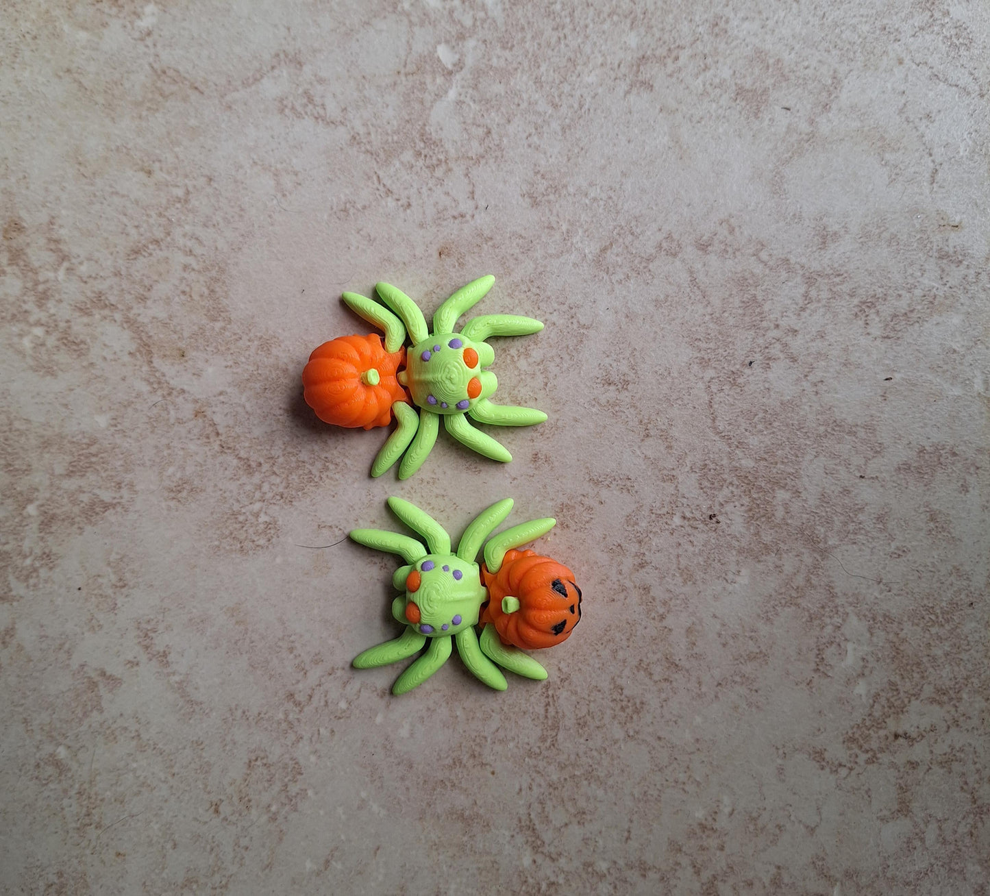 3D kawaii articulated small pumpkin spiders / 3d printed spider insect animals / holiday halloween spider knick knack Fidget figurines