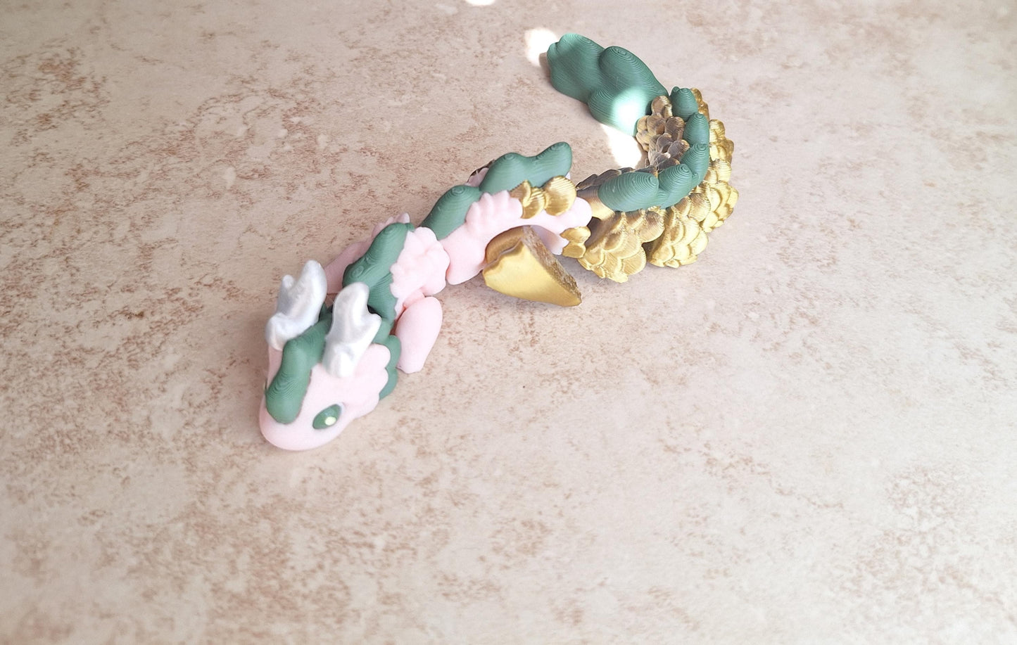 3D articulated metallic gold baby kaida dragon straw cap / 3d printed dragon animals / pink green dragon straw topper cover Fidget figurines