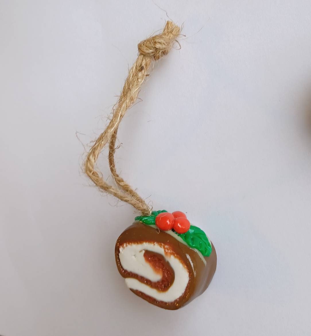 Christmas yule log ornament / Christmas dessert cake ornament / polymer clay christmas ornament / polymer clay yule log cake roll ornament