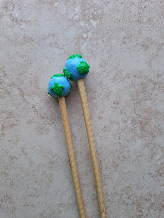 Set of 2 blue green sea turtle knitting needles / polymer clay knitting needles / decorative beach turtle needles knitting accessory crochet