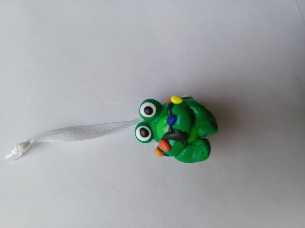Christmas frog ornament / frog wrapped in lights ornament / polymer clay christmas ornament / polymer clay frog ornament