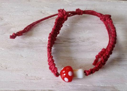 Adjustable hemp toadstool bracelet / adjustable hemp bracelet / hemp jewelry / Adjustable hemp mushroom bracelet