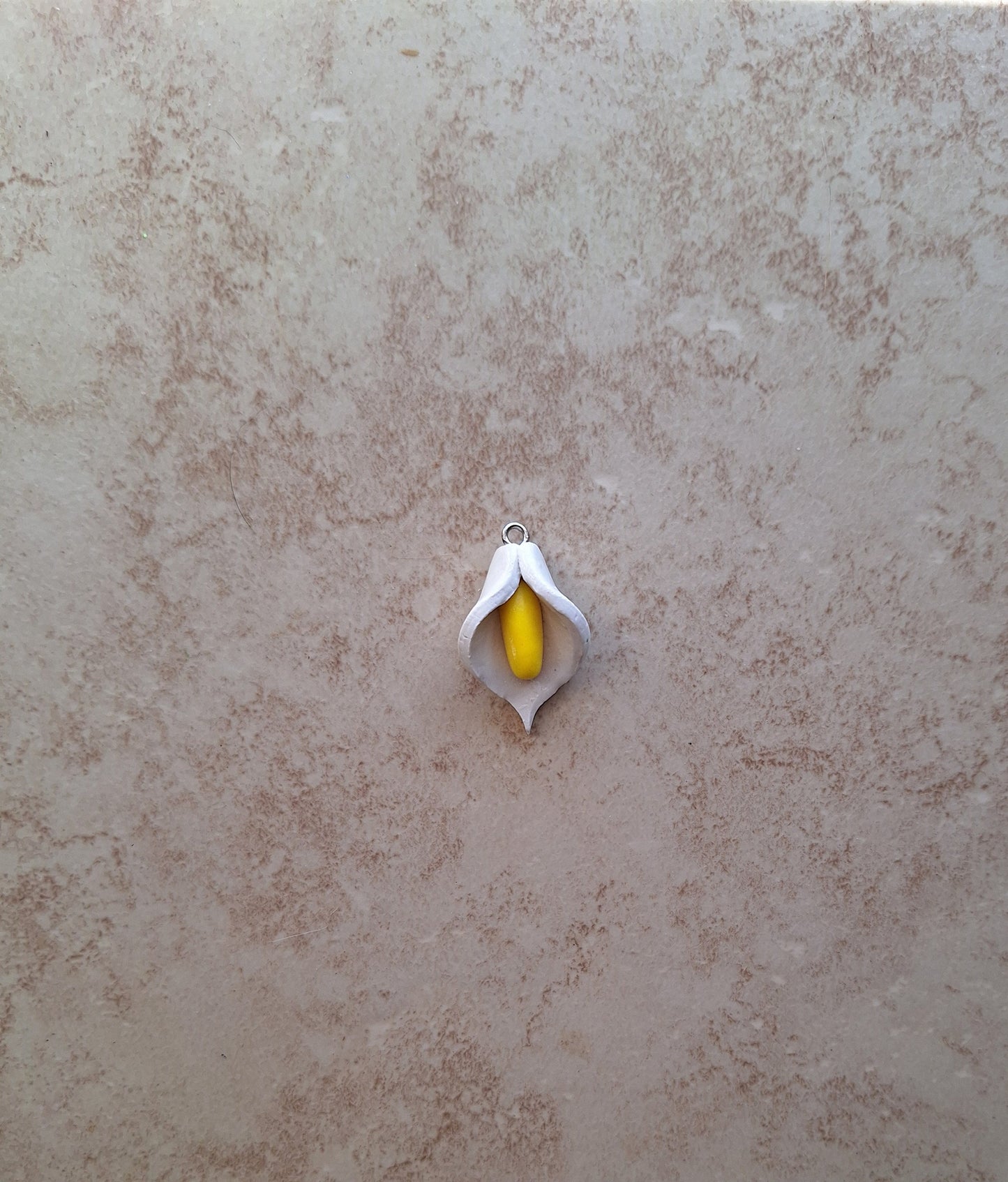 Kawaii clay calla lily flower charms / polymer clay spring summer charms / kawaii spring flower charms / floral jewelry charm stitchmarker