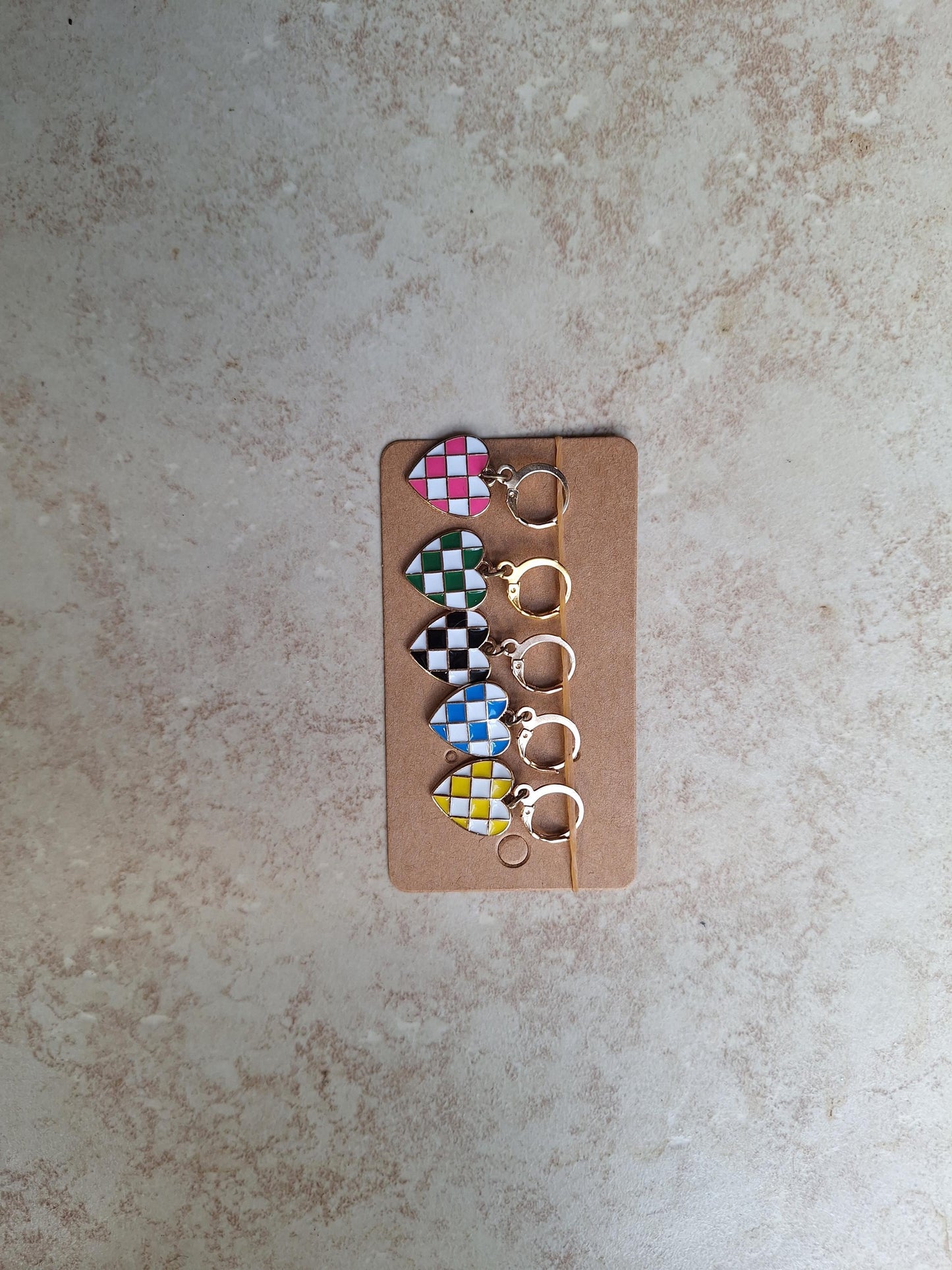 kawaii set of 5 colorful checkered heart stitch marker / set of 5 heart progress keeper knitting crochet charm / retro check stitchmarker