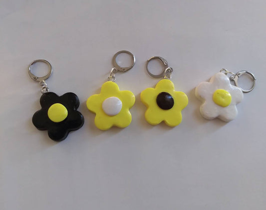 Stitch markers set of 4 floral / flower stitch markers / daisy stitch markers