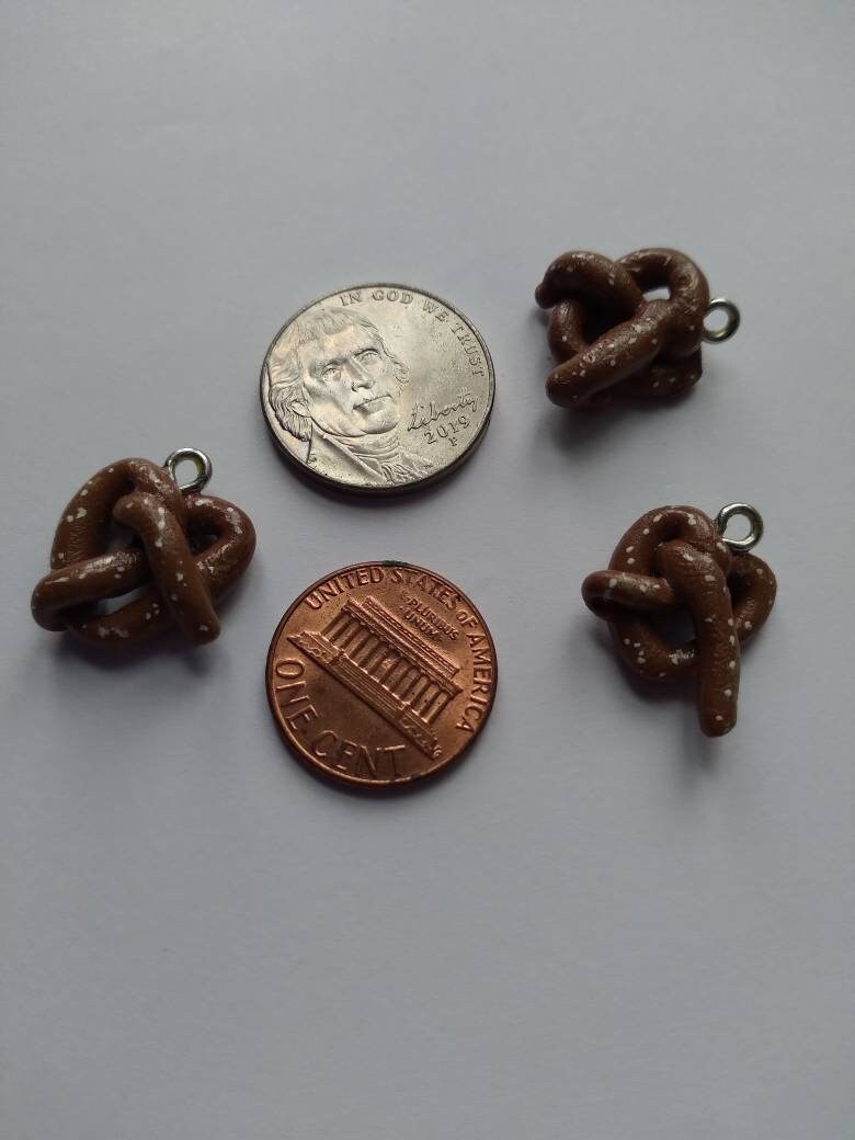 Kawaii pretzel charms / polymer clay fruit charms / kawaii food charms / kawaii food jewelry / kawaii pretzel twist