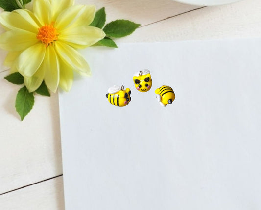 Kawaii bee kitty cat charms / polymer clay spring summer charms / kawaii cat bee charms jewelry / flower bumblebee charms stitchmarker