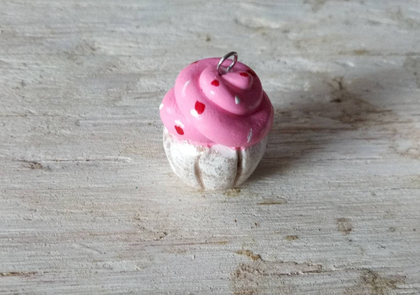 Kawaii cupcake charms / polymer clay cupcake dessert charms / kawaii food charms / kawaii food jewelry