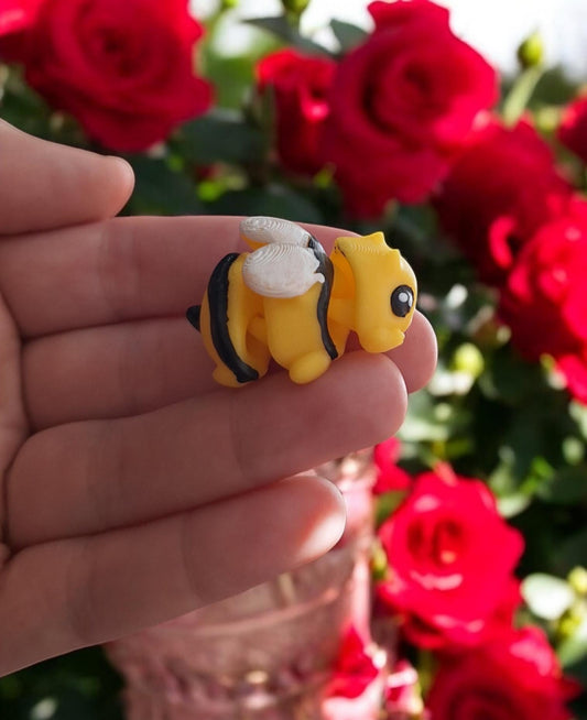 3D articulated black yellow bumblebee tumbler charm buddy / 3d printed animals tumbler handle charms Fidget bee charm colorful