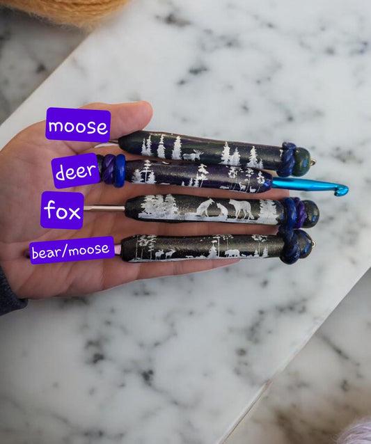 Polymer clay set of 4 animal silhouette northern light scene crochet hook with stitch marker / 2-5mm deer fox bear moose crochet hook set