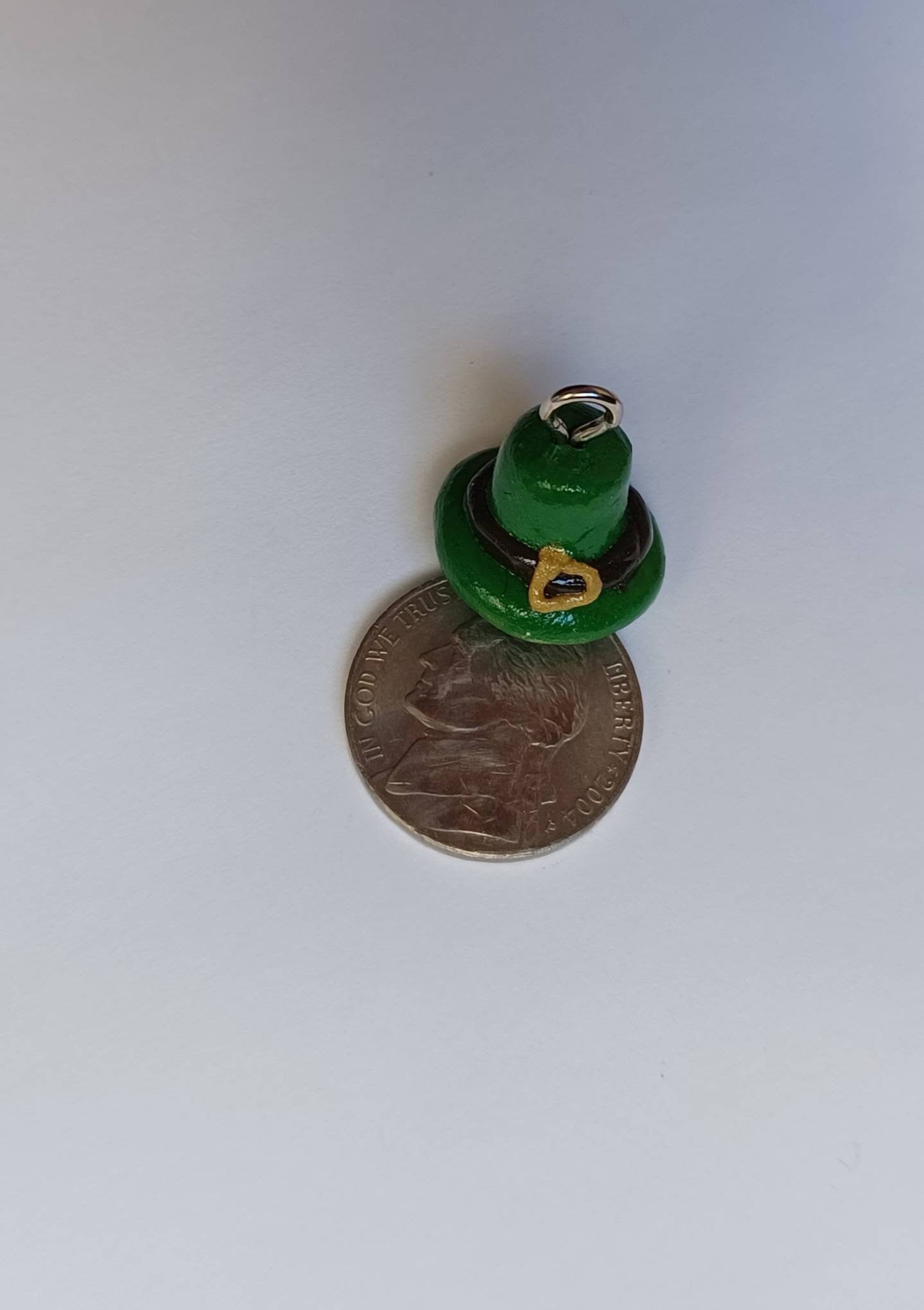 Kawaii leprechaun hat charms / polymer clay st. Patrick's day charms / kawaii lucky charms / kawaii leprechaun jewelry
