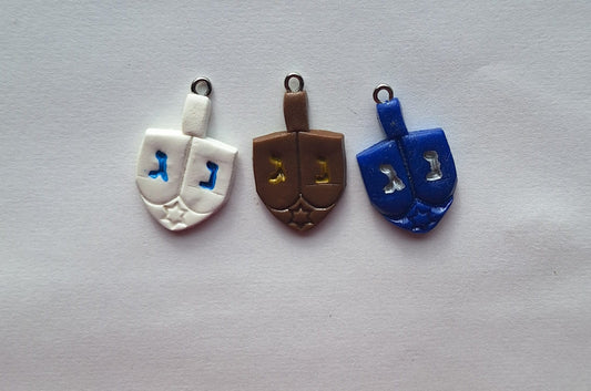 kawaii clay hanukkah dreidel charms / polymer clay star of david charms / jewish jewelry charms dreidel stitch marker