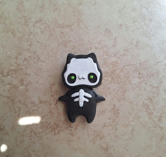 3D articulated skelly bat pixies / 3d printed black bat skeleton / 3d printed animal figurine knick knack Fidget spooky halloween decor