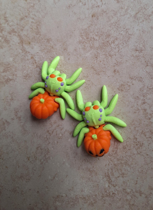 3D kawaii articulated small pumpkin spiders / 3d printed spider insect animals / holiday halloween spider knick knack Fidget figurines