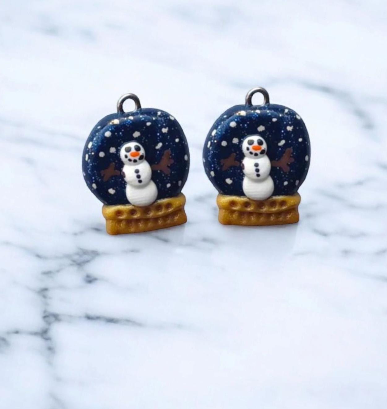 Kawaii blue sparkle snowglobe charms / polymer snow charms / kawaii Christmas jewelry / kawaii Holiday charms / snow globe charms