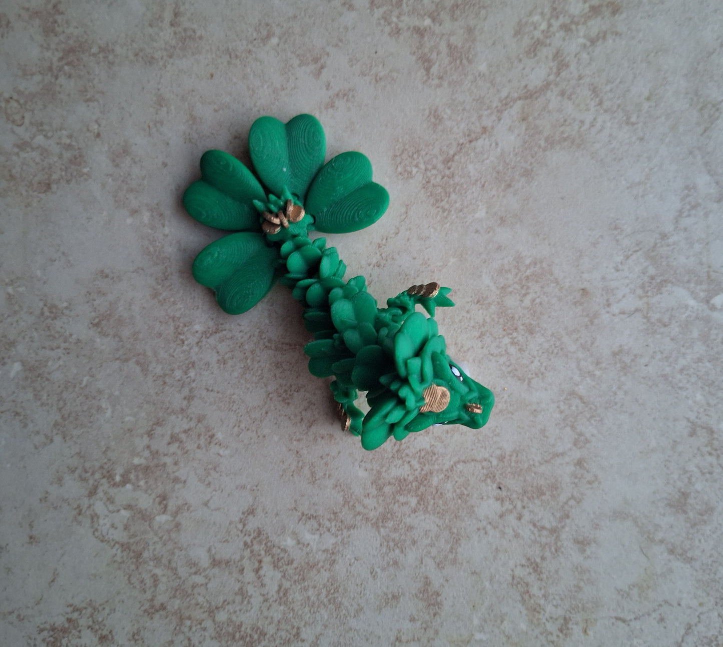 3D articulated clover dragon straw cap / 3d printed dragon animals / st patricks day lucky gold tadling straw topper cover Fidget figurines
