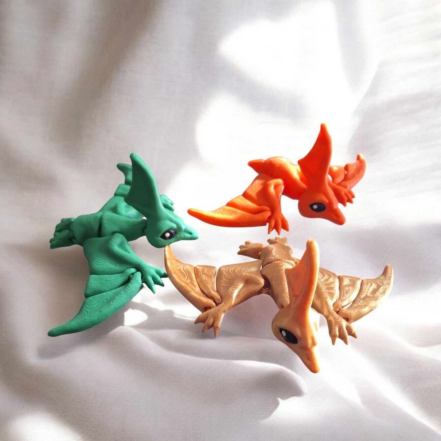 3D articulated assorted color tiny nyctosaurus / 3d printed flappy dinosaur dino animals / dinosaur knick knack Fidget figurines