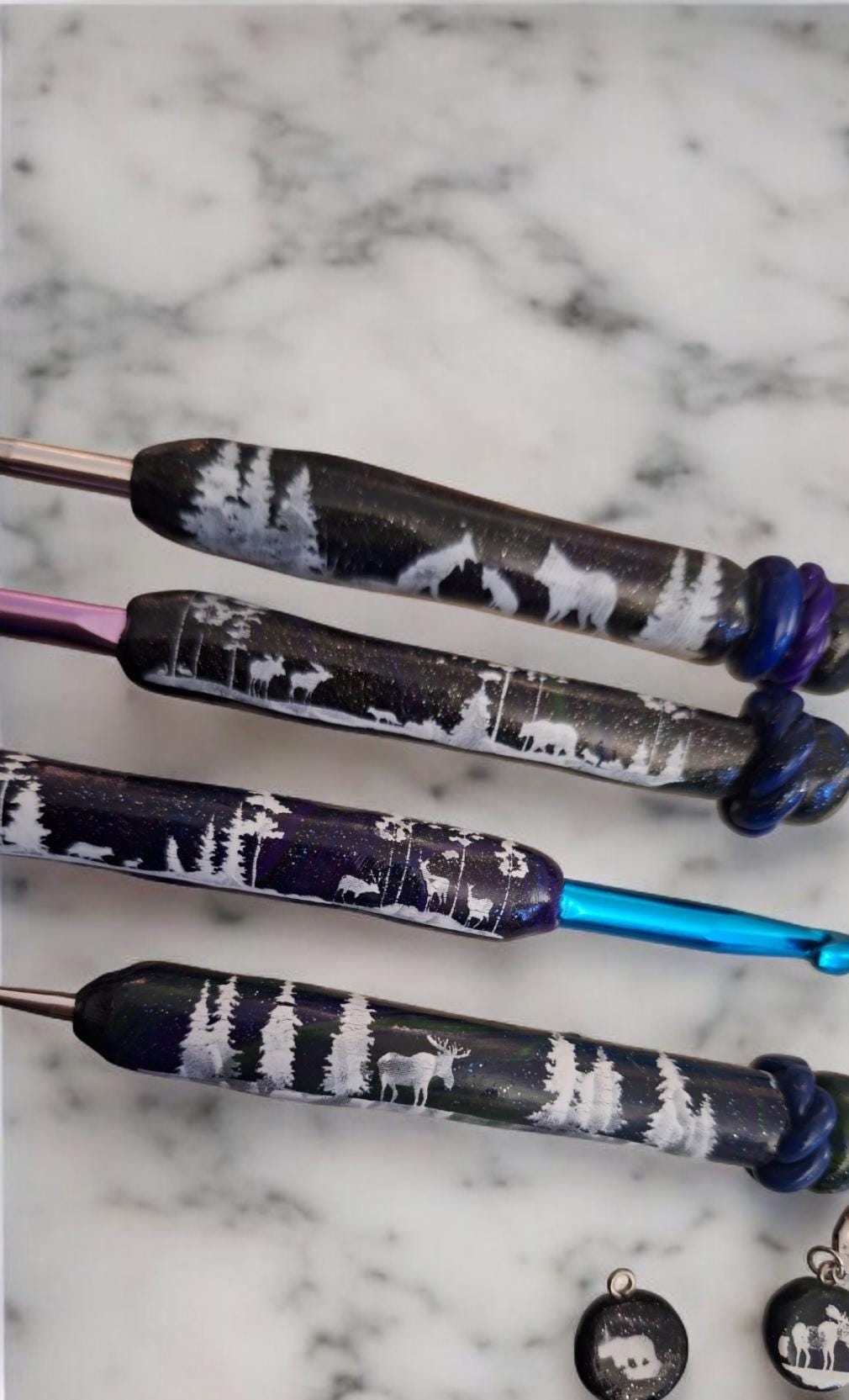 Polymer clay set of 4 animal silhouette northern light scene crochet hook with stitch marker / 2-5mm deer fox bear moose crochet hook set