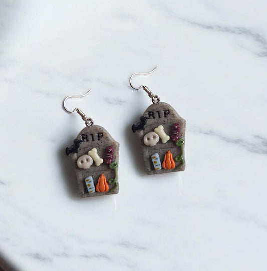 Kawaii clay coffin halloween fall bookshelf earrings / polymer clay bookcase earrings book need book lover jewelry / clay book earrings