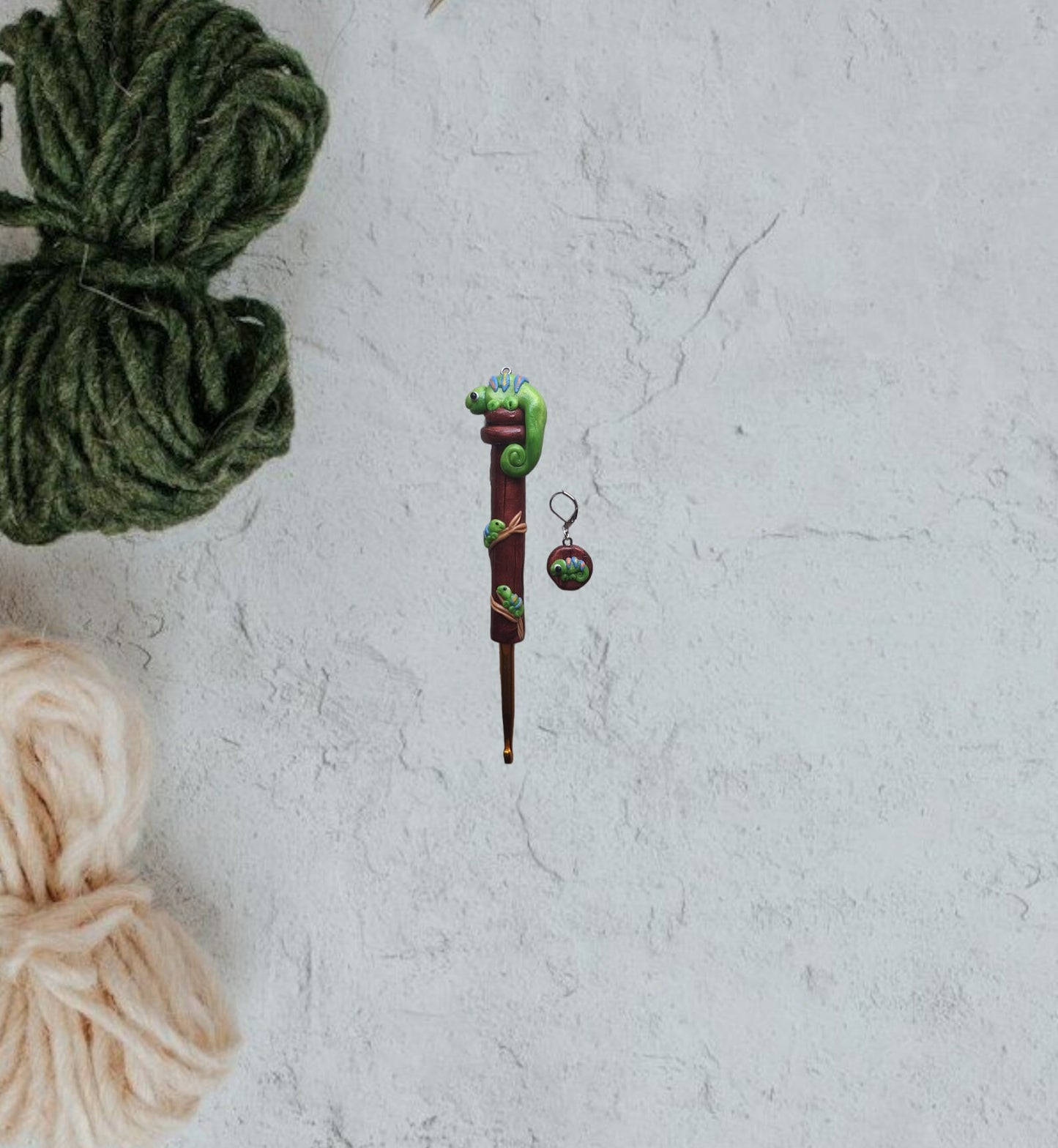 Polymer clay chameleon crochet hook with stitch marker / lizard salamander gecko crochet hook