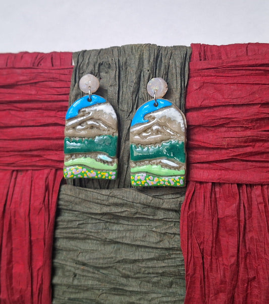 Kawaii scenery vacation spot earrings / polymer clay mount rainier landscape dangle earrings / clay national park jewelry trees earrings