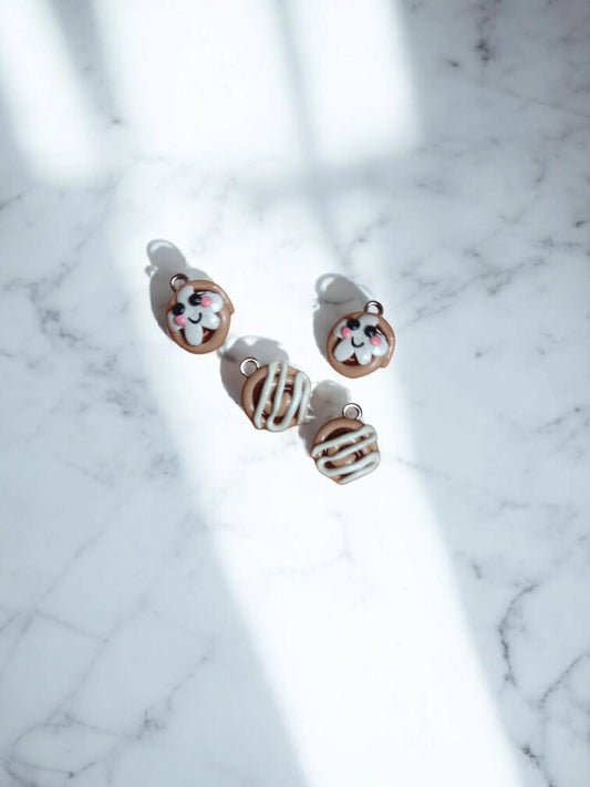 Polymer clay cinnamon roll charms / cute clay cinnamon roll food dessert breakfast charms jewelry stitch marker progress keeper notions