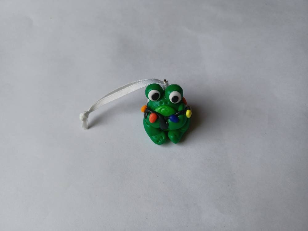 Christmas frog ornament / frog wrapped in lights ornament / polymer clay christmas ornament / polymer clay frog ornament