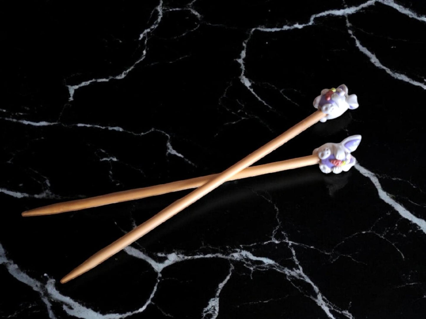 Set of 2 bunny with carrot knitting needles / polymer clay knitting needles / decorative easter knitting needles accessory