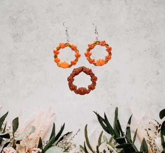 Kawaii halloween fall pumpkin wreath earrings / polymer clay holiday earrings / Thanksgiving holiday jewelry / clay harvest wreath earrings