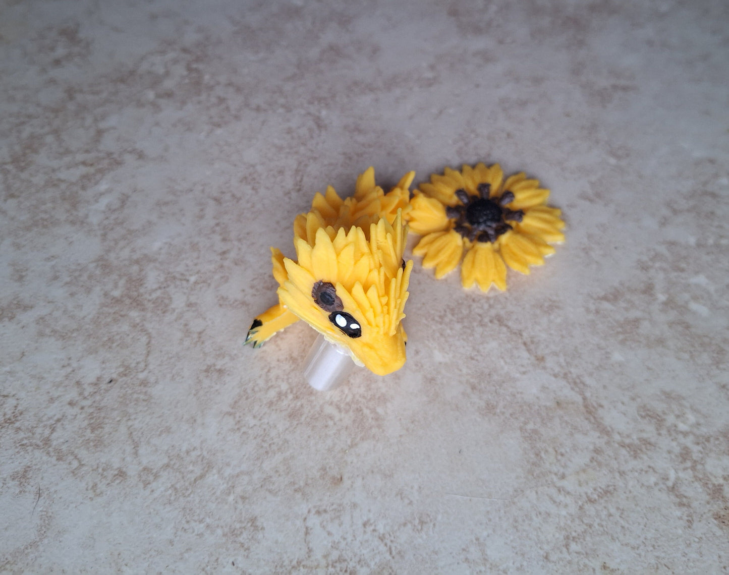 3D articulated yellow sunflower dragon straw cap / 3d printed dragon animals / sunflower tadling dragon straw topper cover Fidget figurines
