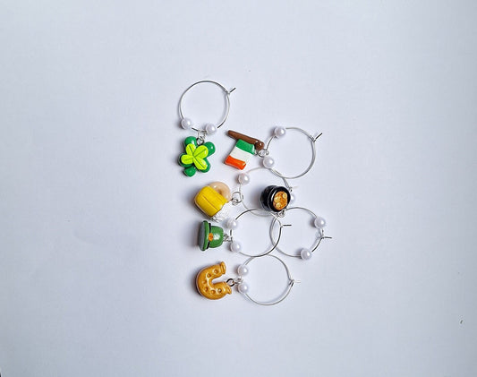 Set of 6 Irish clover lucky wine charms / holiday st pattys day wine charms / 6 set polymer clay st patrick's day celebrate wine charms