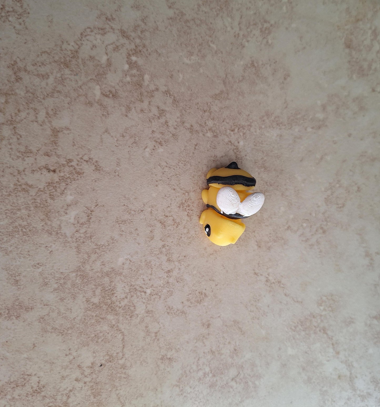 3D articulated black yellow bee insect bug / 3d printed bumblebee / 3d printed animals figurine knick knack Fidget bee decor