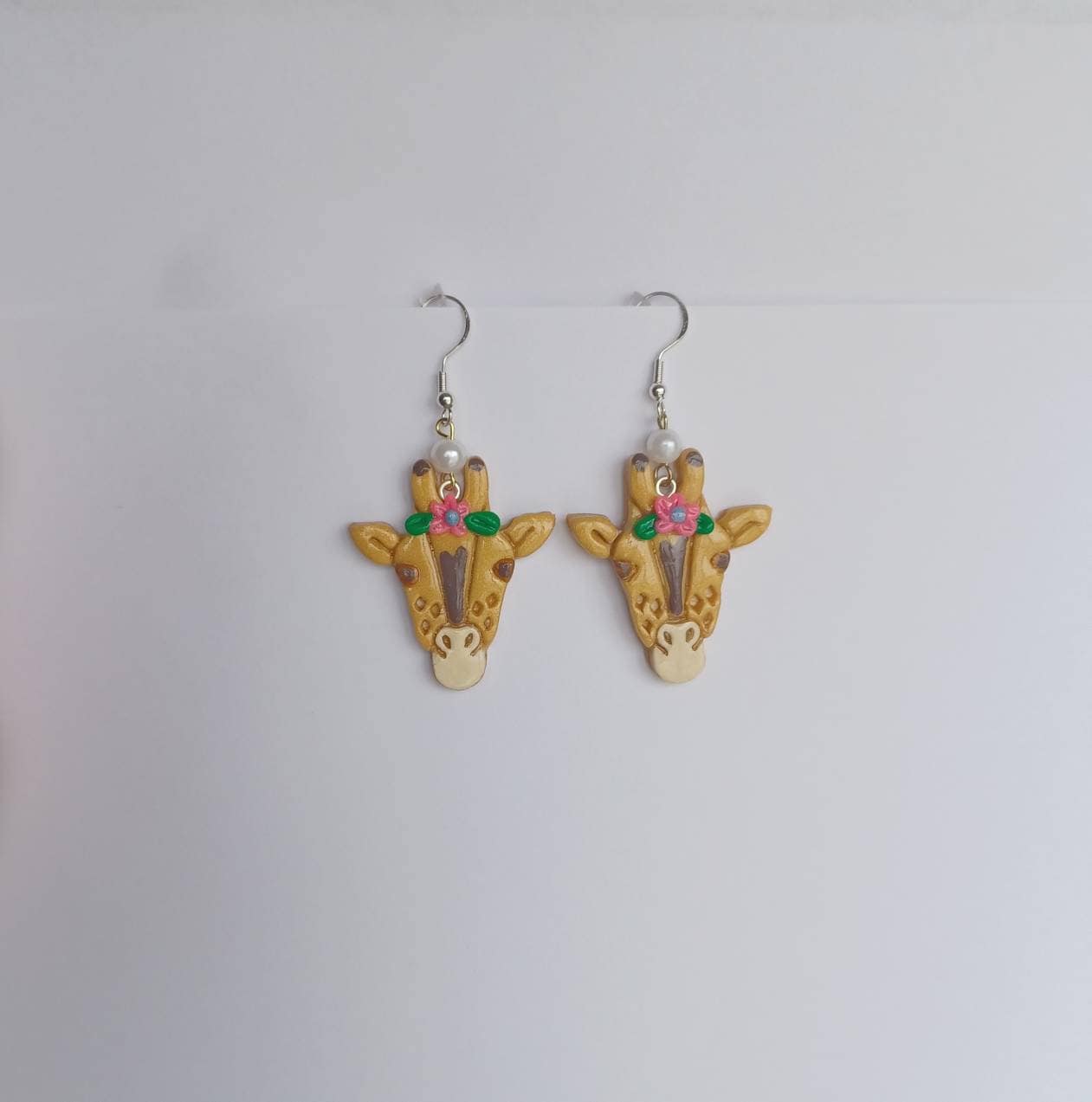 Kawaii floral giraffe earrings / polymer clay giraffe earrings / kawaii animal jewelry / floral earrings / safari jungle earrings