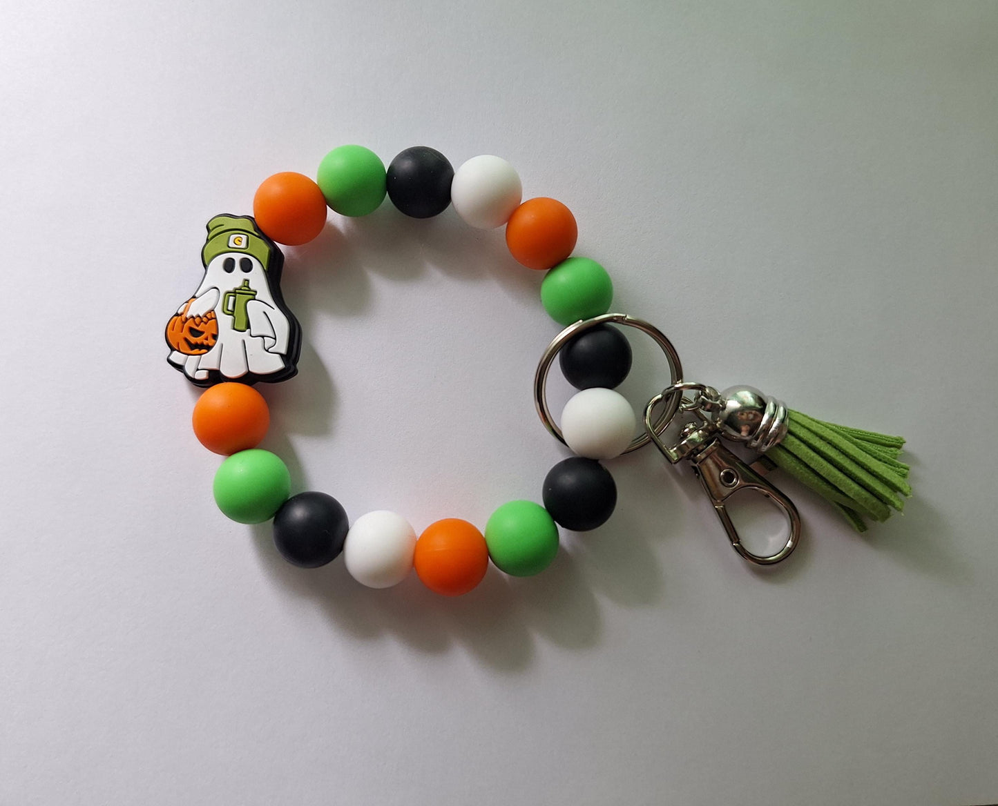 Silicone beaded wristlet keychain / fall halloween beaded wristlet ghost keychain / ghost with cup and beanie bag accessories key chain gift