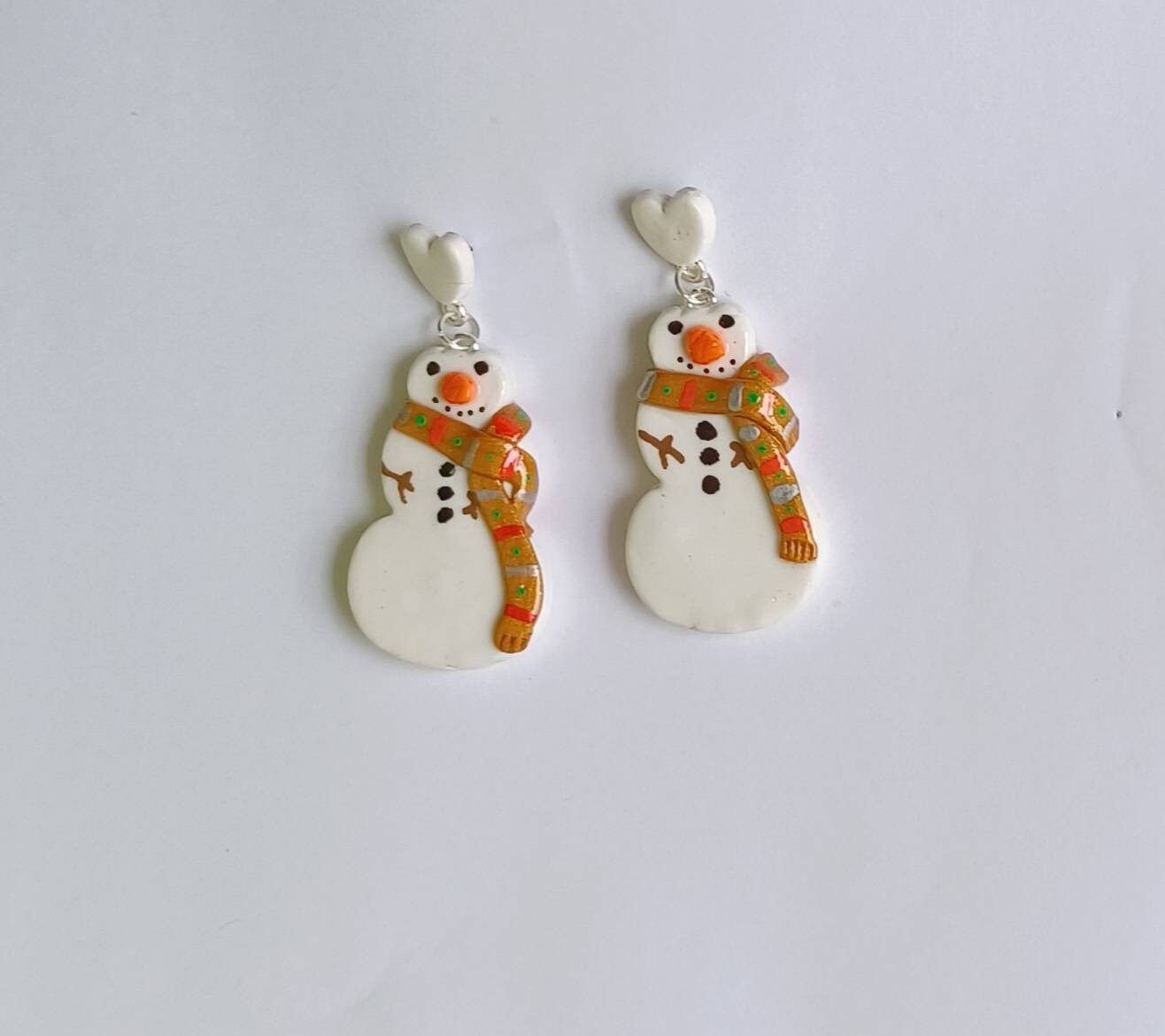 Kawaii snowman earrings / polymer clay snowman holiday earrings / kawaii christmas holiday winter jewelry / clay snowmen earrings