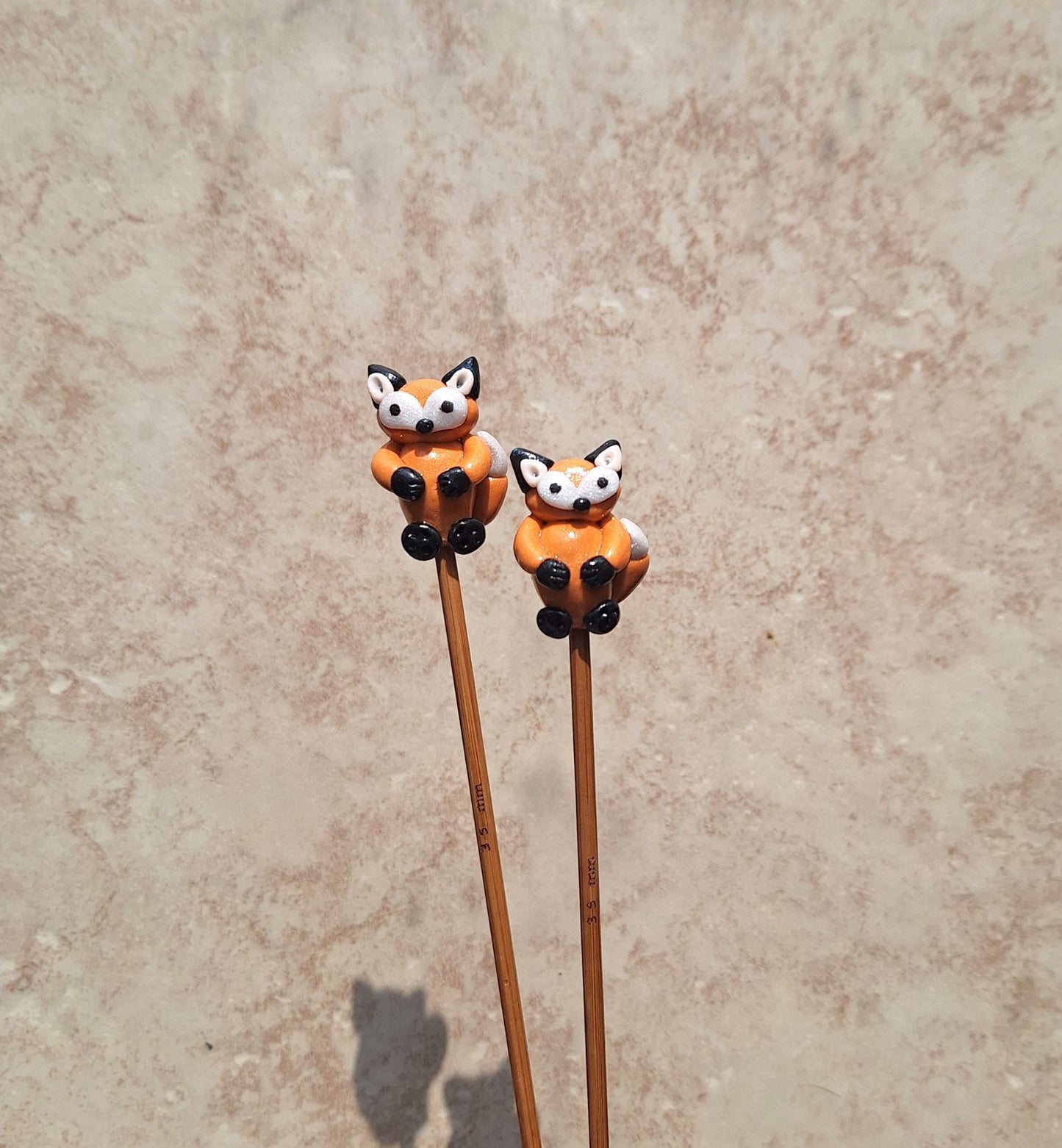 Set of 2 orange red fox knitting needles / polymer clay knitting needles / decorative fox animal knitting needles knitting accessory crochet