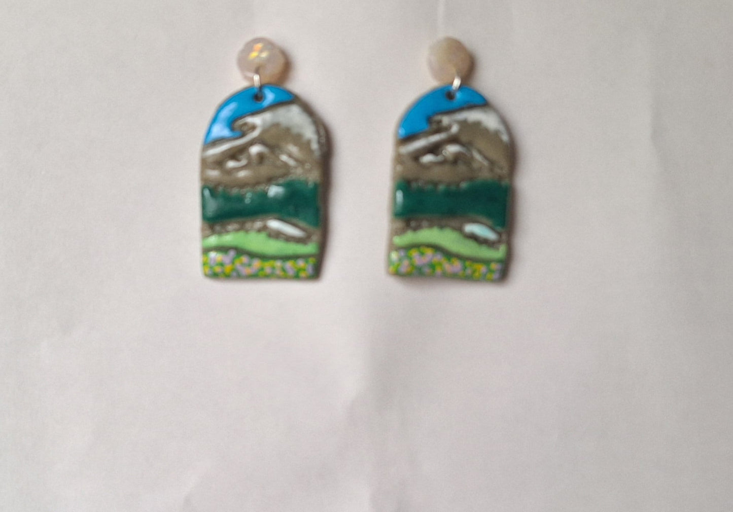 Kawaii scenery vacation spot earrings / polymer clay mount rainier landscape dangle earrings / clay national park jewelry trees earrings