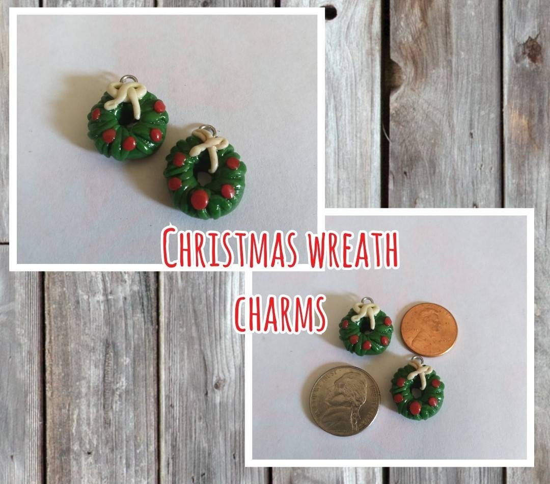 Kawaii Christmas wreath charms / polymer clay wreath charms / kawaii  holiday jewelry / kawaii holiday charms