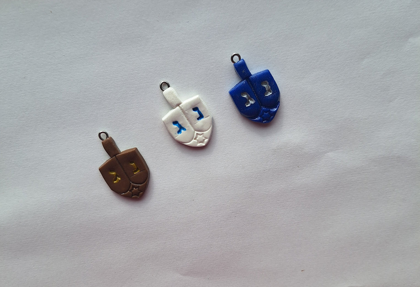 kawaii clay hanukkah dreidel charms / polymer clay star of david charms / jewish jewelry charms dreidel stitch marker