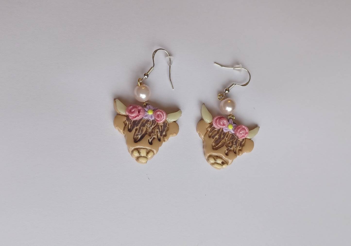 Kawaii floral cow earrings / polymer clay highland cow earrings / kawaii animal jewelry / floral earrings / floral Highland cow earrings