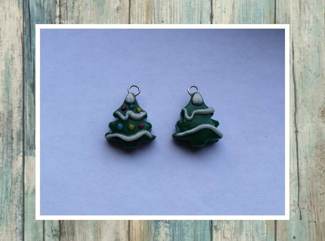 Kawaii Christmas tree charms / polymer clay tree charms / kawaii  holiday jewelry / kawaii holiday charms / pine tree charms/ snow charms