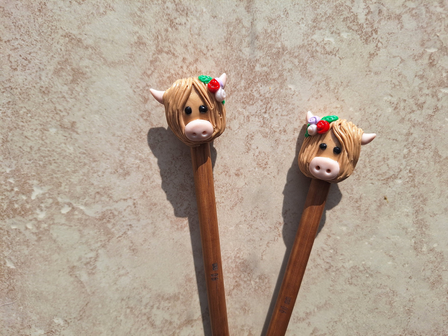 Set of 2 tan highland cow knitting needles / polymer clay knitting needles / decorative rose floral cow needles knitting accessory crochet