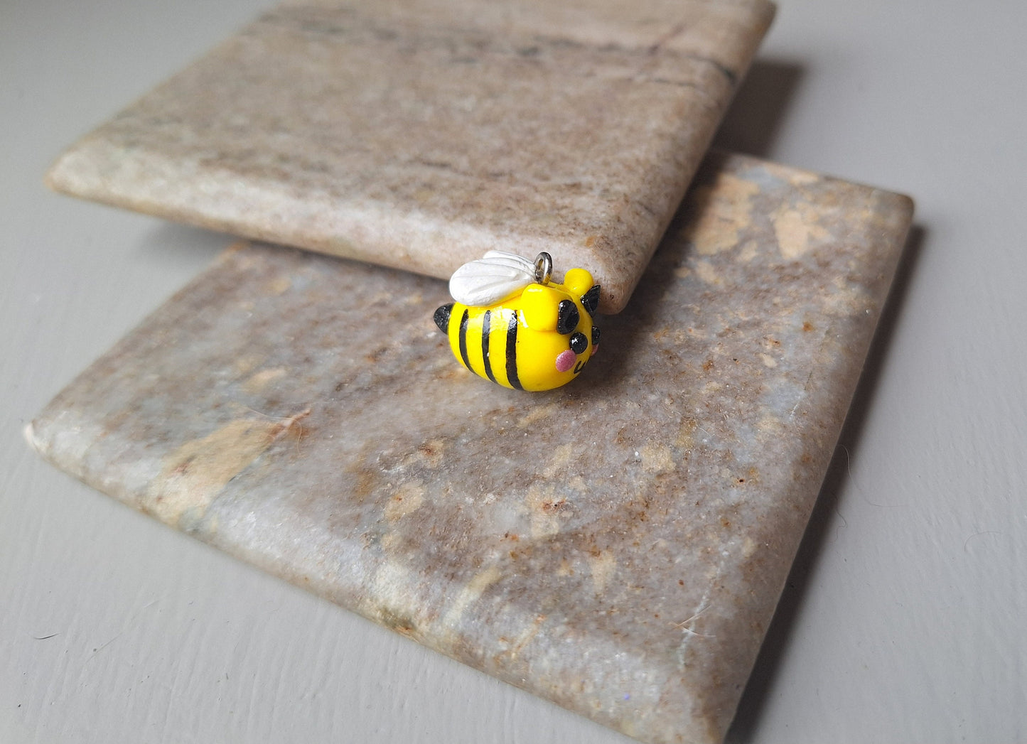 Kawaii bee kitty cat charms / polymer clay spring summer charms / kawaii cat bee charms jewelry / flower bumblebee charms stitchmarker