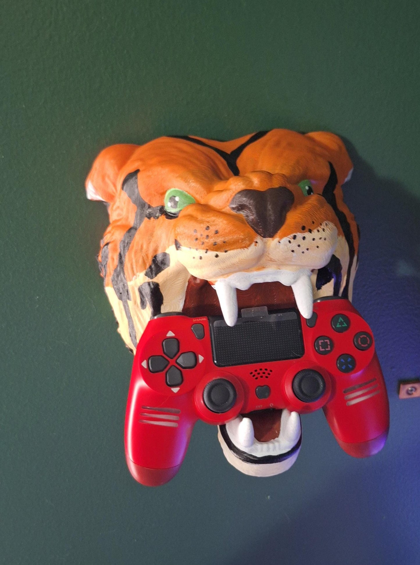 3D printed tiger head controller holder / wall mount game controller holder / 3d printed tabletop controller holder gaming accessories