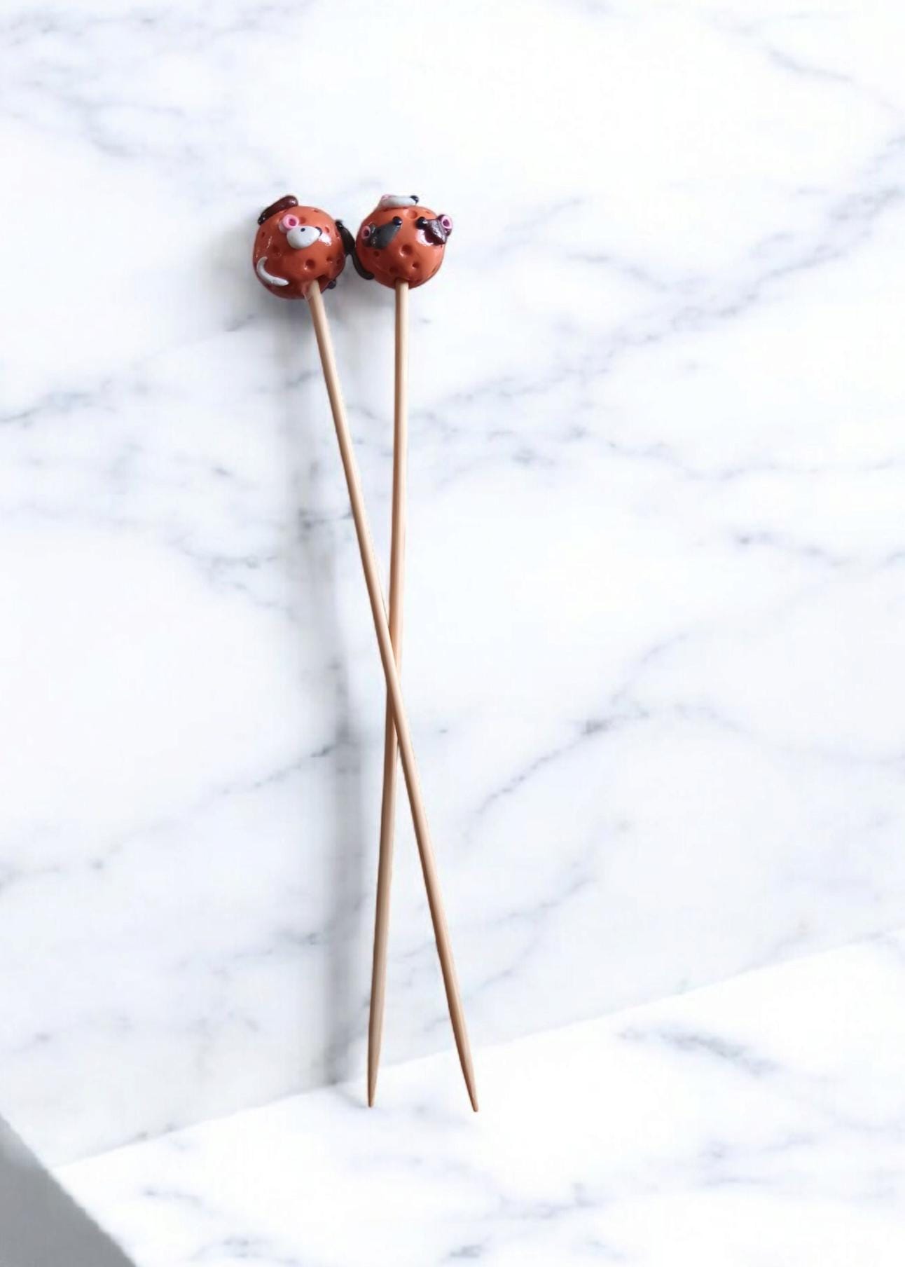 Set of 2 cute mouse in cheese knitting needles / polymer clay knitting needles / decorative mice cheese ball knitting needles accessory