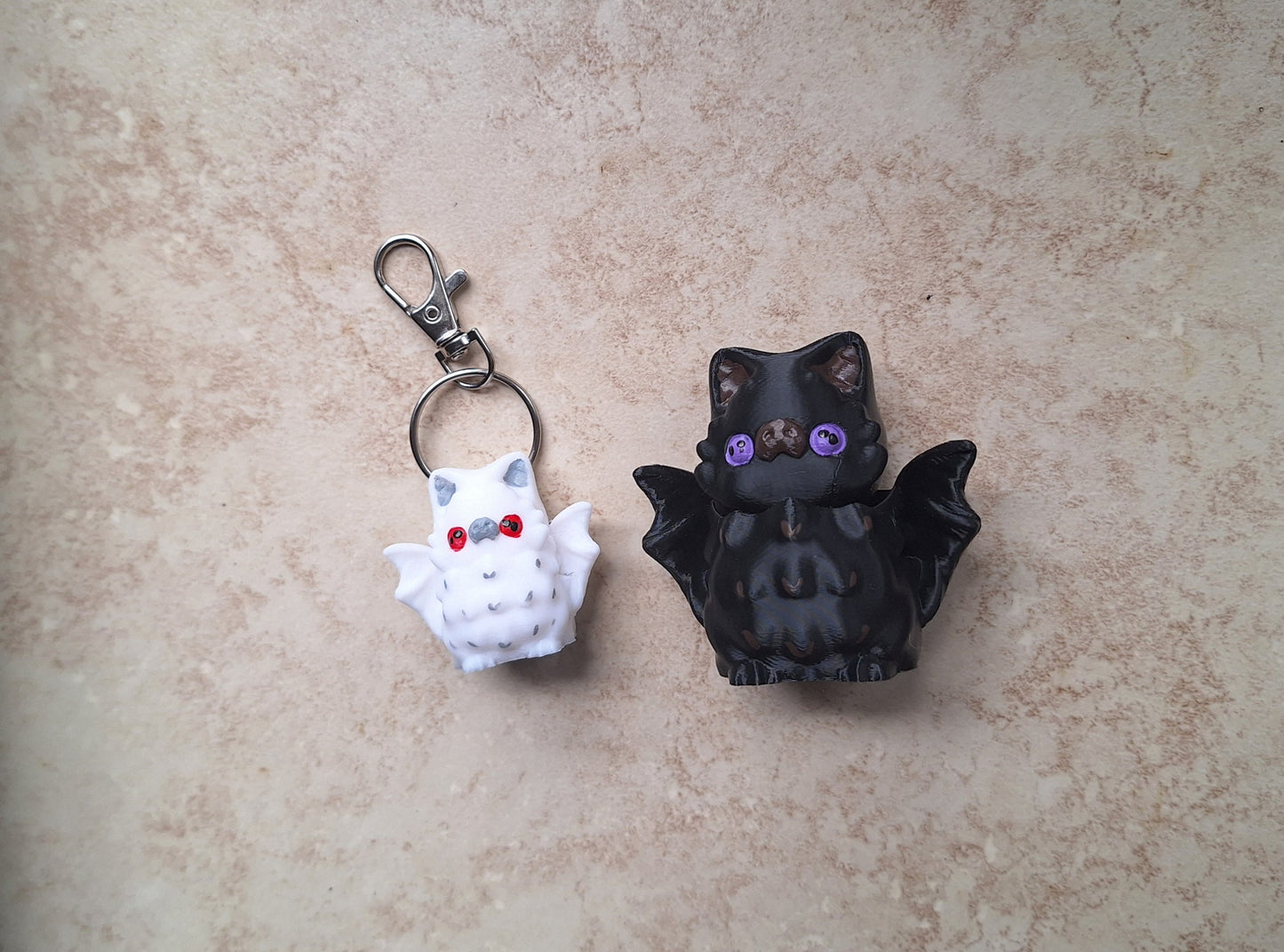 3D articulated bobble head bat / 3d printed bat keychain / 3d printed animals halloween spooky bat figurine knick knack Fidget