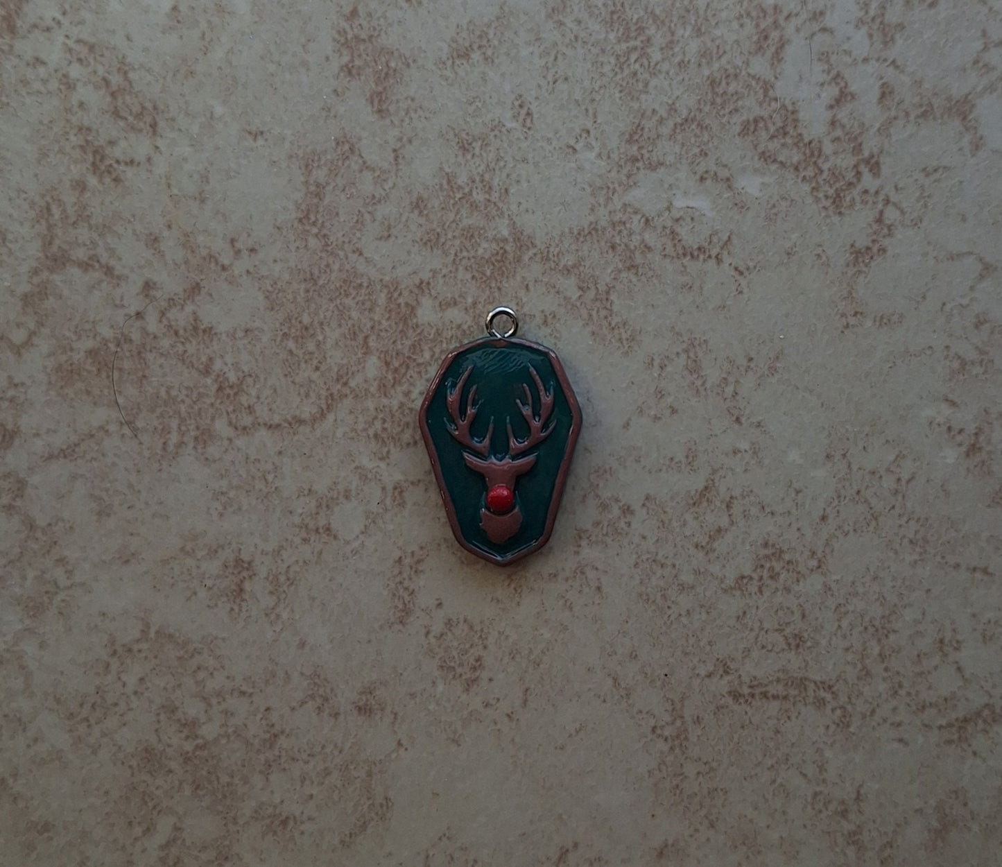 Kawaii christmas holiday rudolph reindeer cameo charms / clay cameo silhouette charms jewelry / amulet shape cameo charms stitch marker