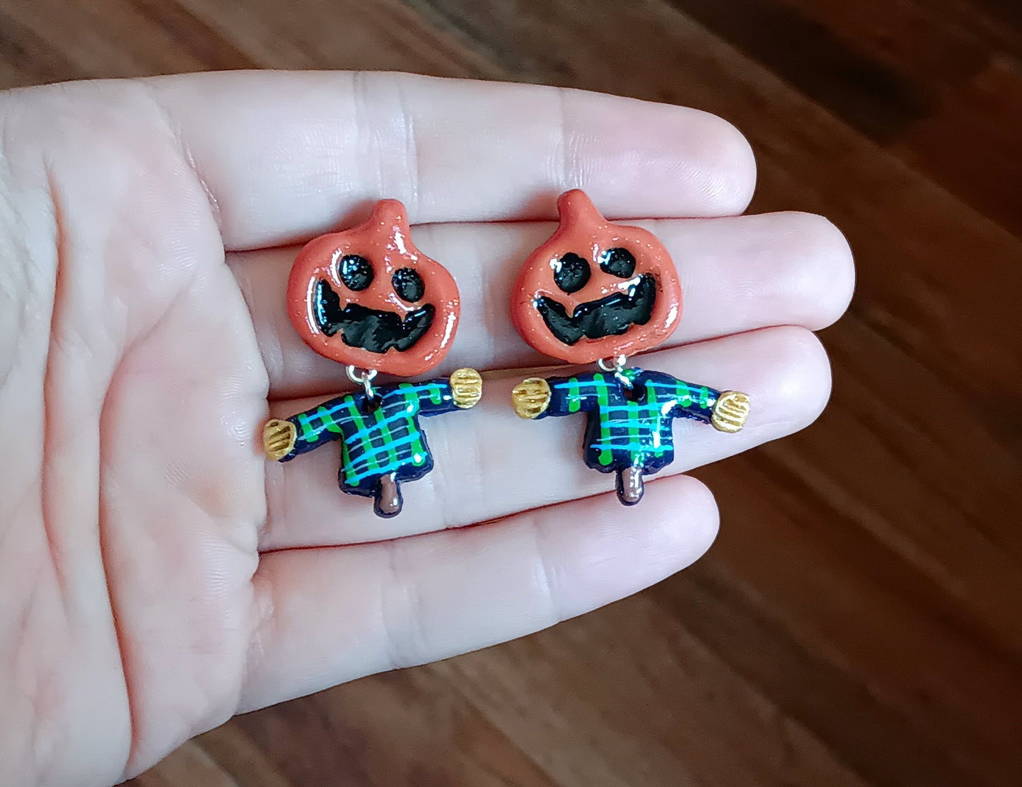 Kawaii halloween pumpkin scarecrow earrings / polymer clay holiday earrings / scare crow jewelry / fall clay scarecrow earrings