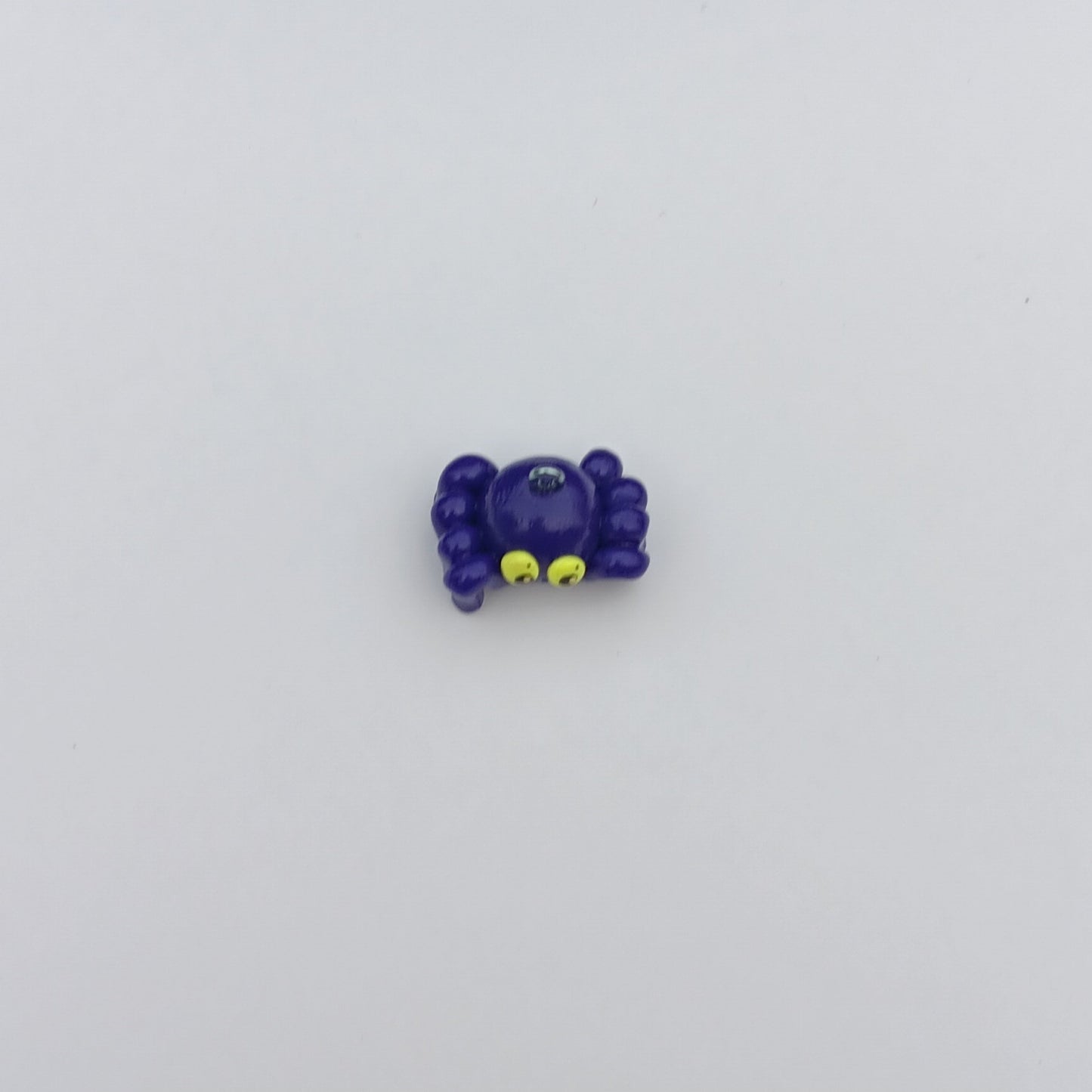 Kawaii purple spider charms / polymer clay spider Halloween charms / Halloween holiday jewelry / Halloween charms spider stitch markers